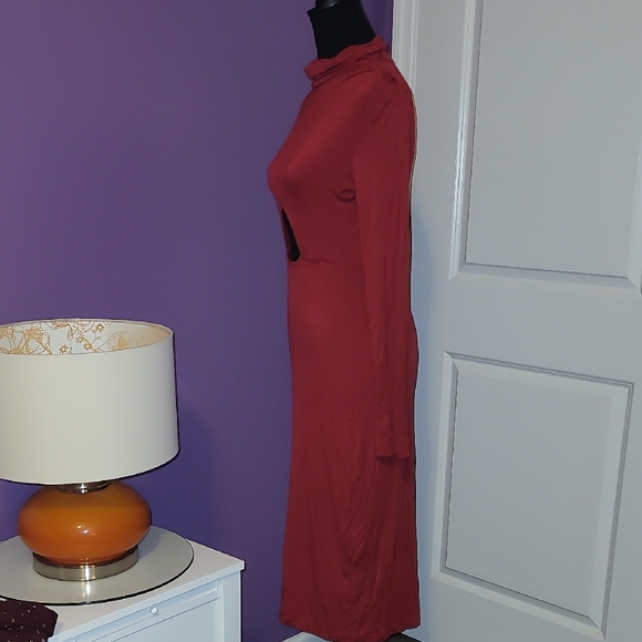Red Long Sleeve Mock Neck Dress Cut Out Front Dress Sz: L - Picture 7 of 8